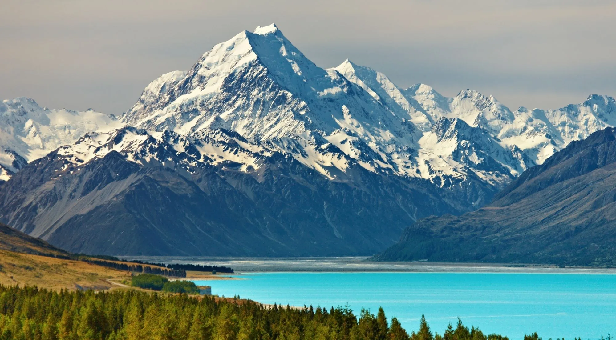 Aoraki/Mount Cook rising above the turquoise water of Lake Pūkaki